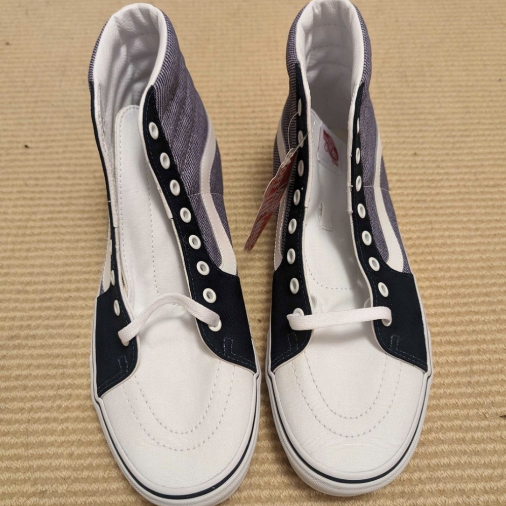 Sk8-Hi Vans
